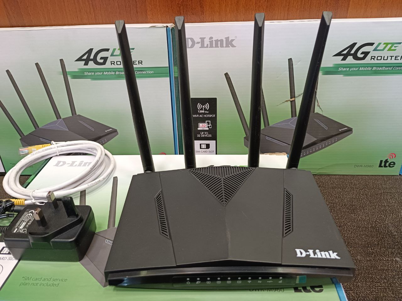 روتر بی سیم 4G دی-لینک مدل DLink DWR-M960 4G AC1200 A2 سیم کارتی دست دوم